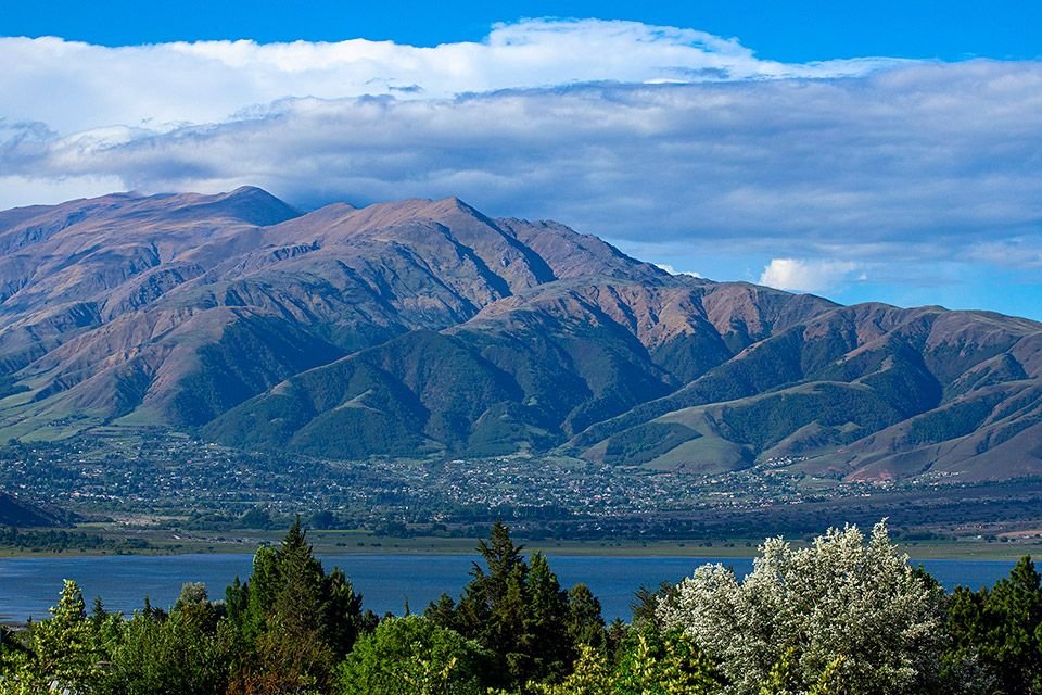 Viñedos de altura y paisajes de Tucumán